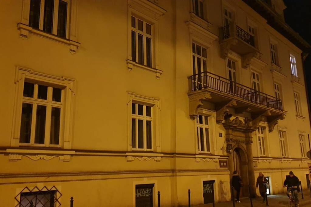 Bright&Comfy Apt -Few Min To Main Square Cracóvia Exterior foto