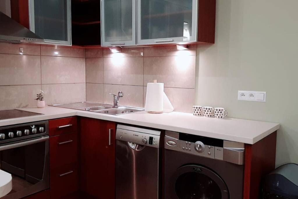 Bright&Comfy Apt -Few Min To Main Square Cracóvia Exterior foto